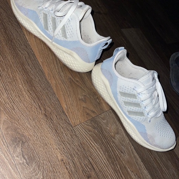 Adidas shoes - Picture 5 of 7